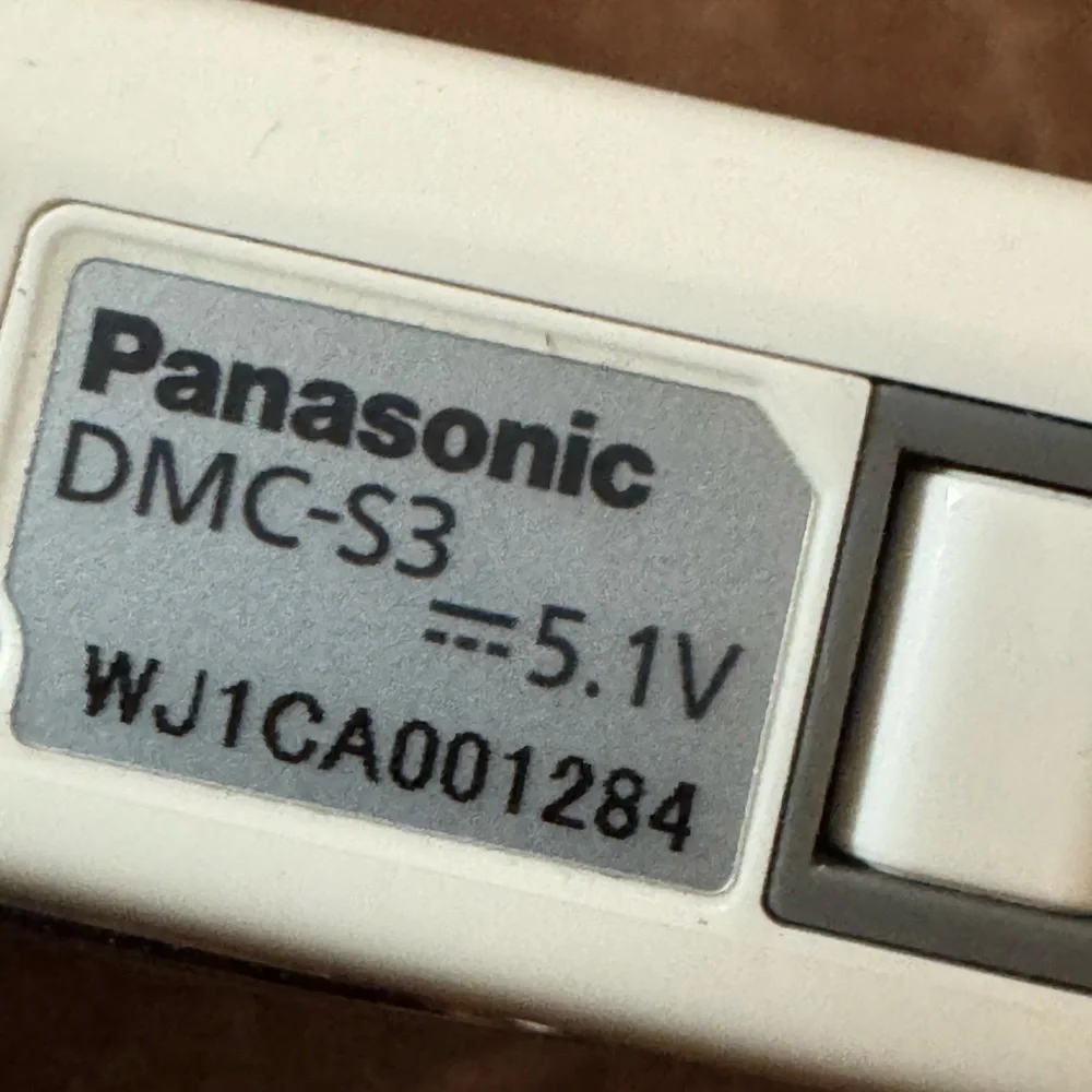Panasonic Lumix DMC-S3 Digital Camera Excellent. 14.1 MP, 24mm